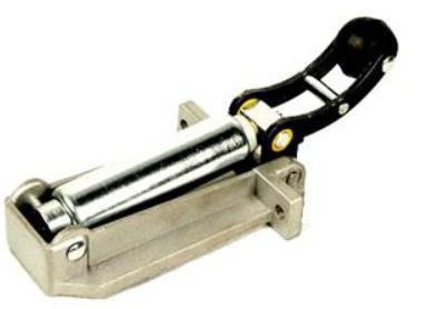 Diktatörlü Этажная дверь